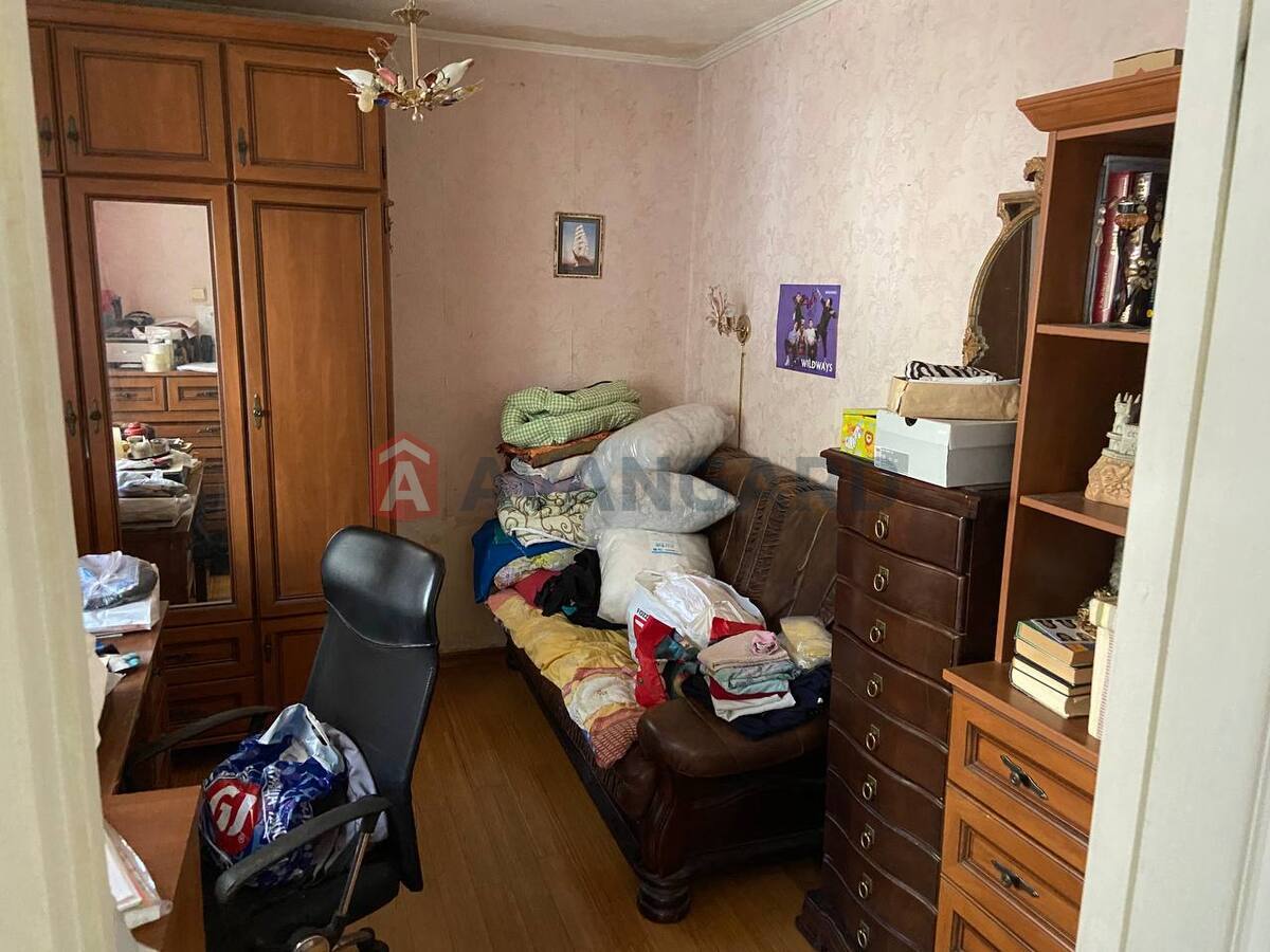 4 ��. ��������, 84/51/- ��. �., 1/9 ������ ���� 11