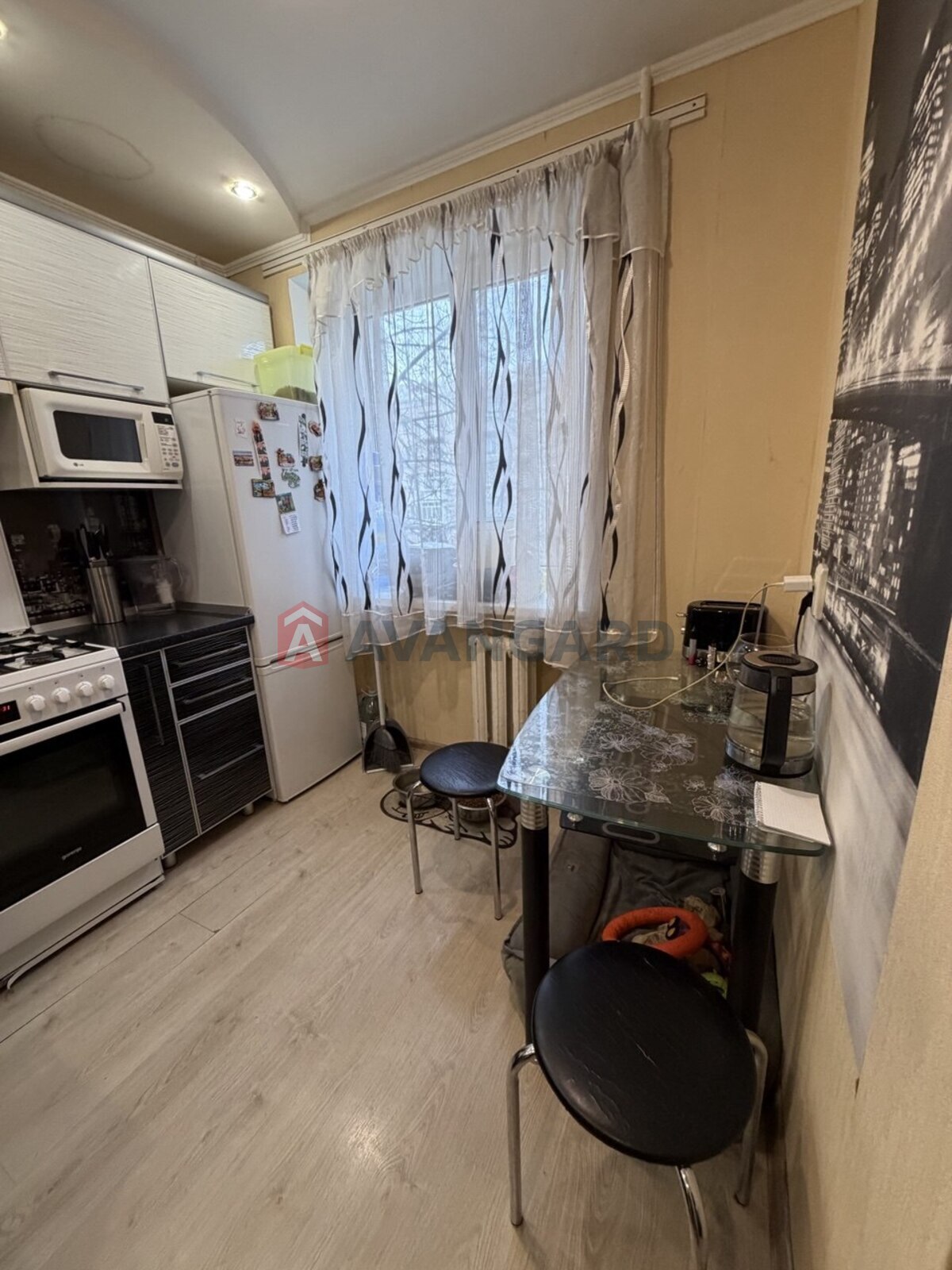 2 ����. ��������, 40/-/6 ��. �., 3/5 ���� ���� 6