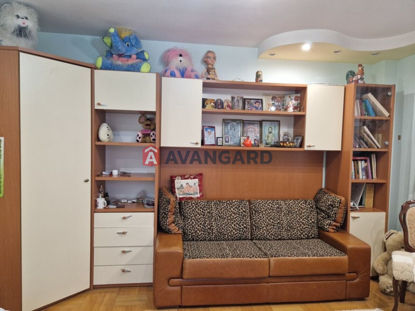 3 ��. ��������, 130/-/23 ��. �., 3/11 ������ ���� 8