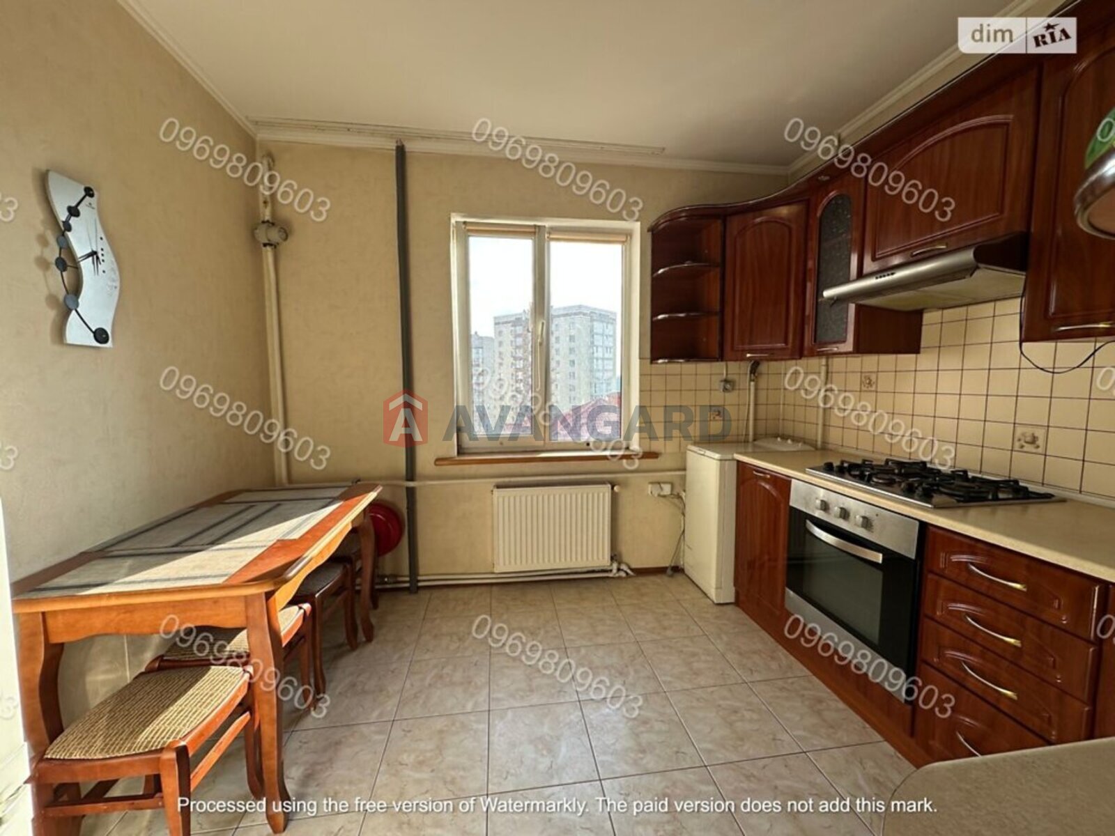 4 ��. ��������, 83/54/8 ��. �., 4/9 ������ ���� 30