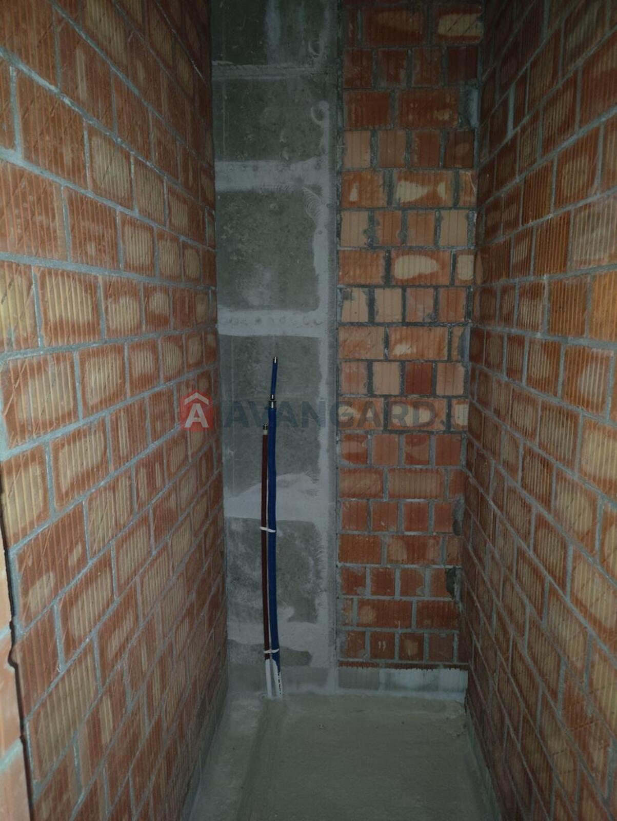 2 ��. ��������, 64/23/20 ��. �., 5/8 ������ ���� 3