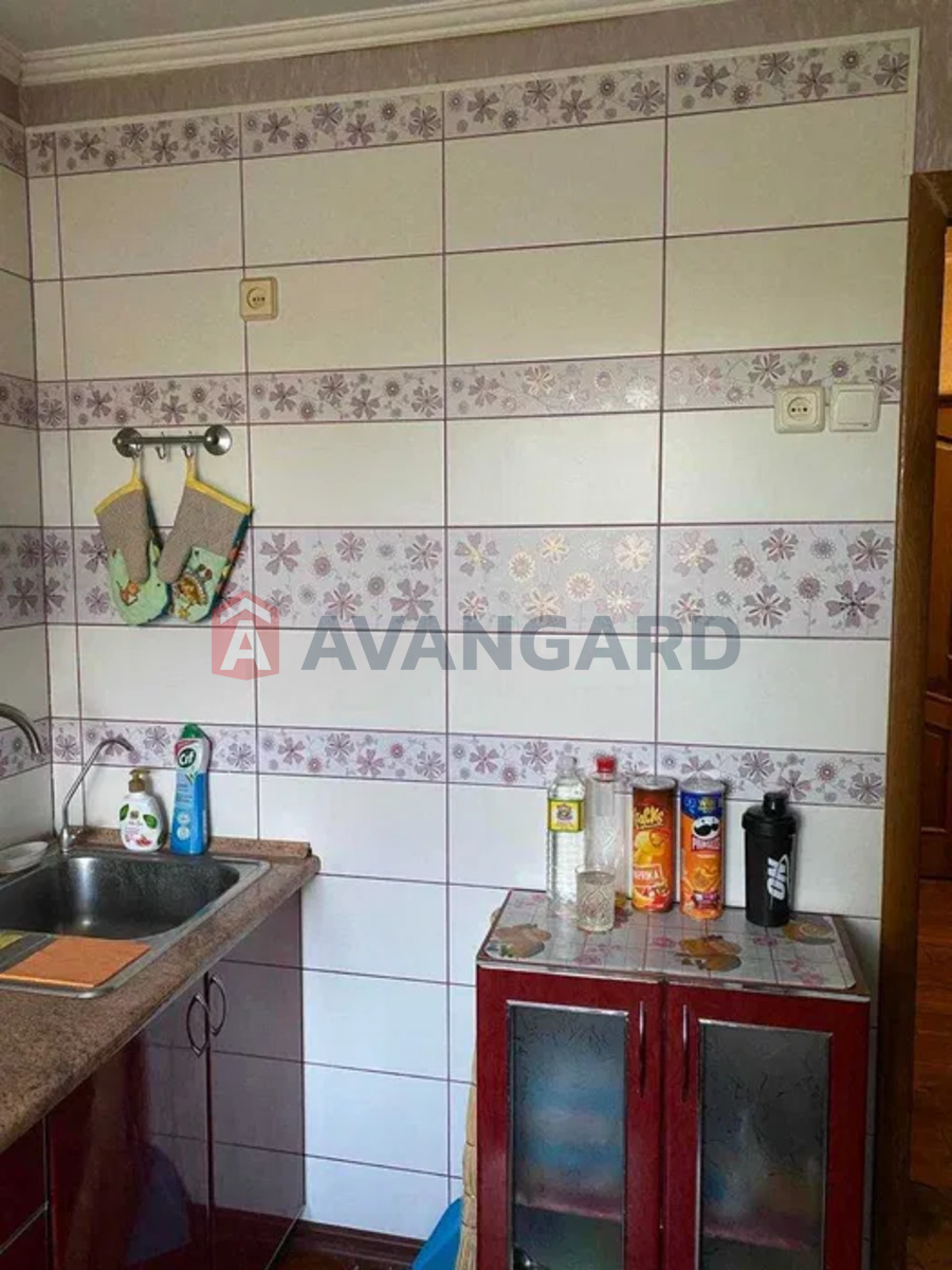 3 ��. ��������, 64/-/8 ��. �., 5/5 ������ ���� 3