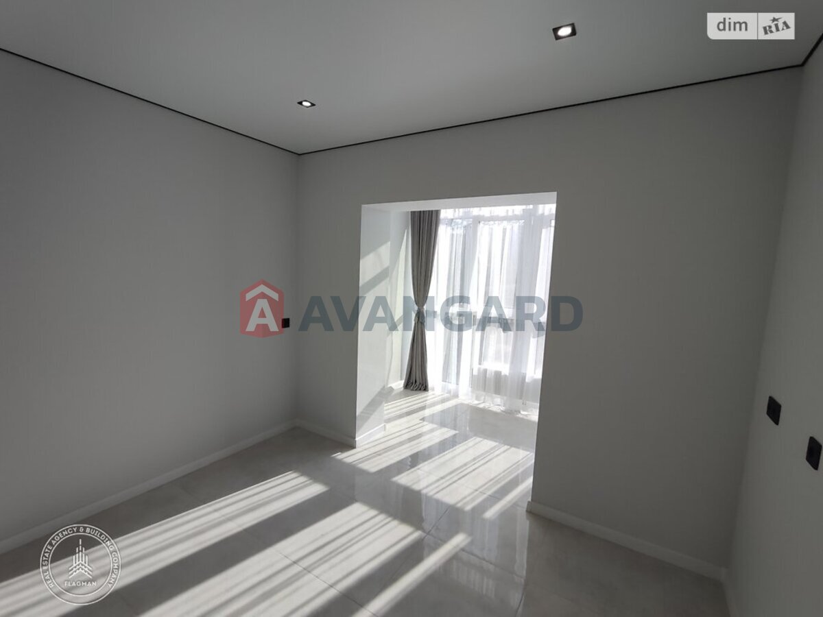 1 ��. ��������, 50/-/14 ��. �., 2/3 ������ ���� 4