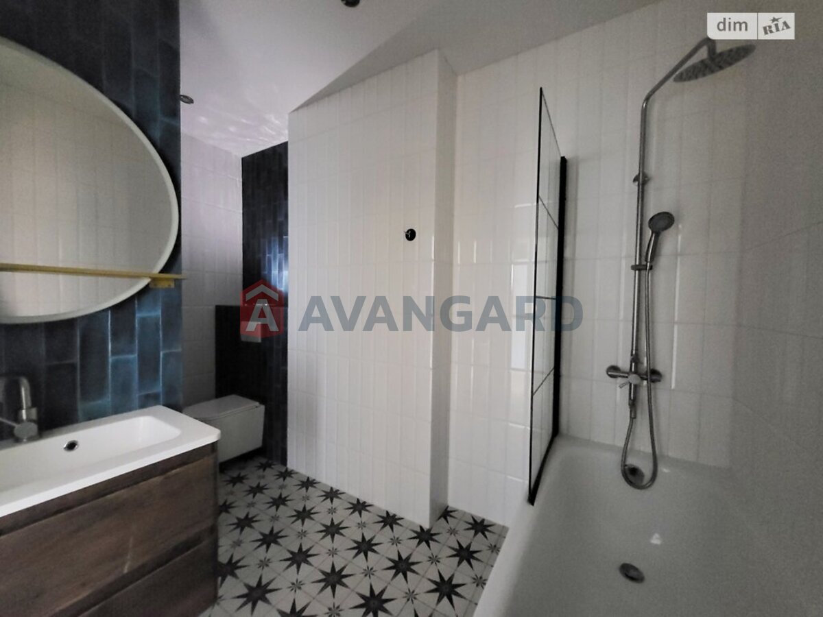 3 ��. ��������, 82/43/12 ��. �., 7/7 ������ ���� 21