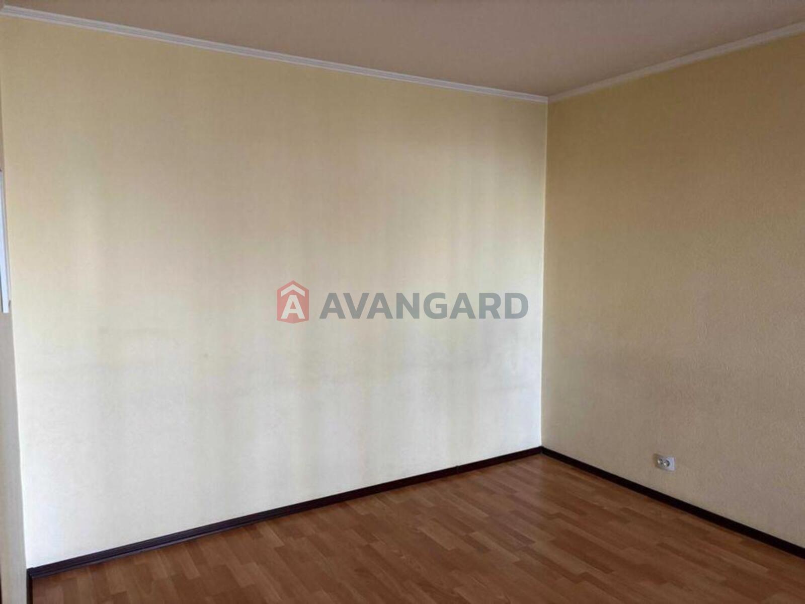 3 ��. ��������, 79/-/8 ��. �., 4/14 ������ ���� 8