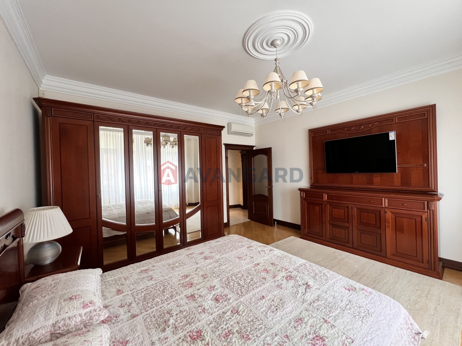 4 ��. ��������, 150/70/18 ��. �., 15/25 ������ ���� 19