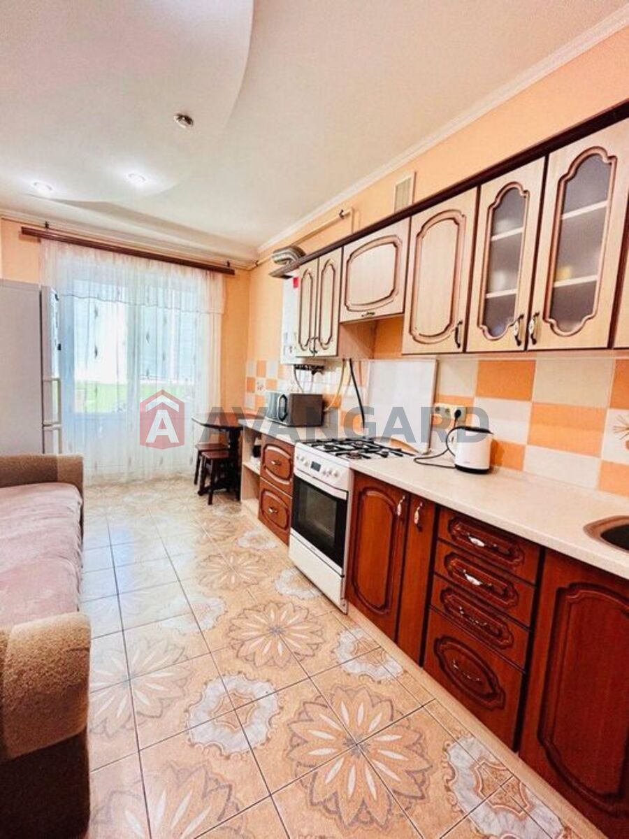 1 ��. ��������, 49/-/12 ��. �., 4/5 ������ ���� 4