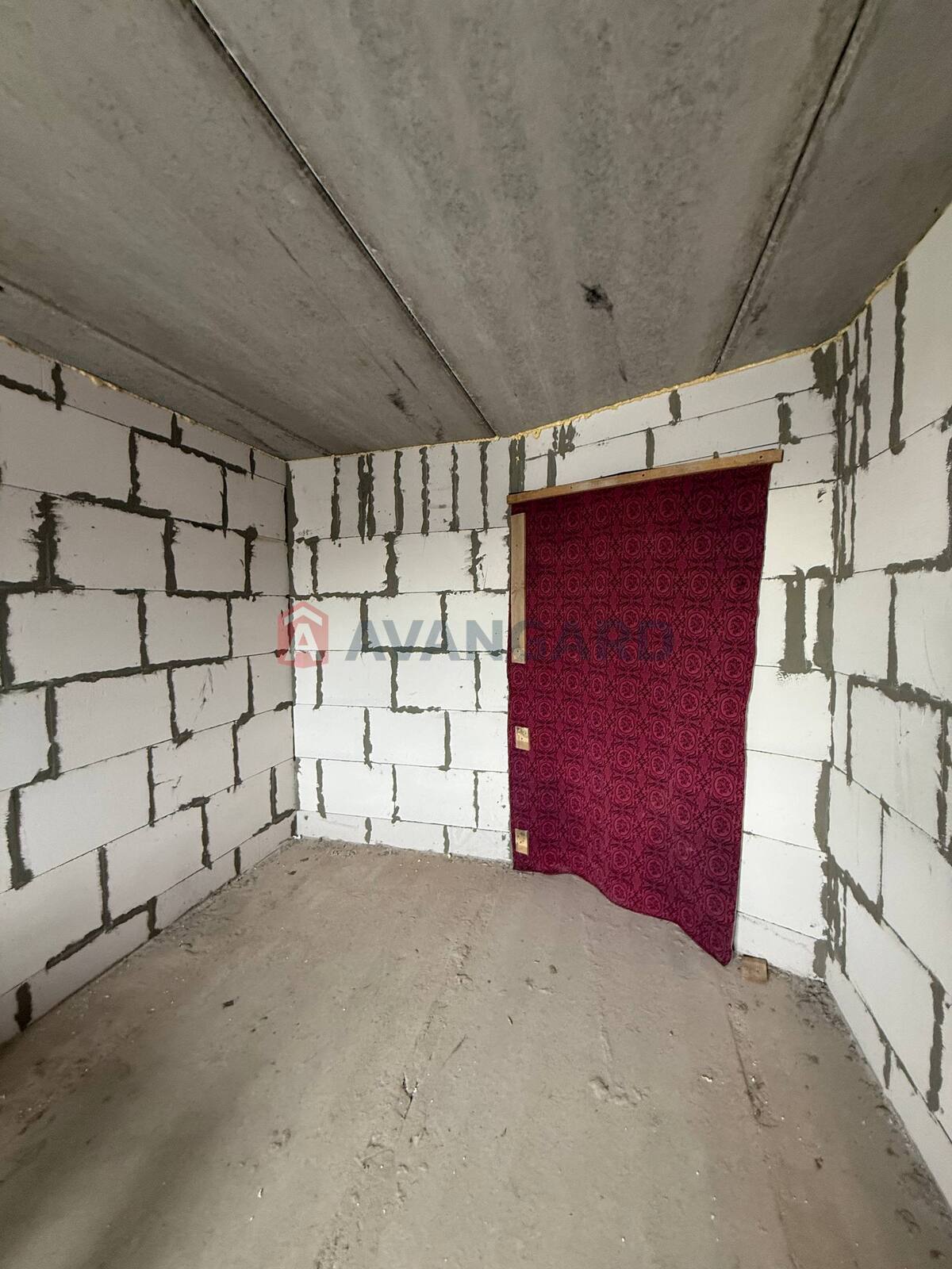 1 ����. ��������, 47.5/18.4/17.4 ��. �., 9/9 ���� ���� 10