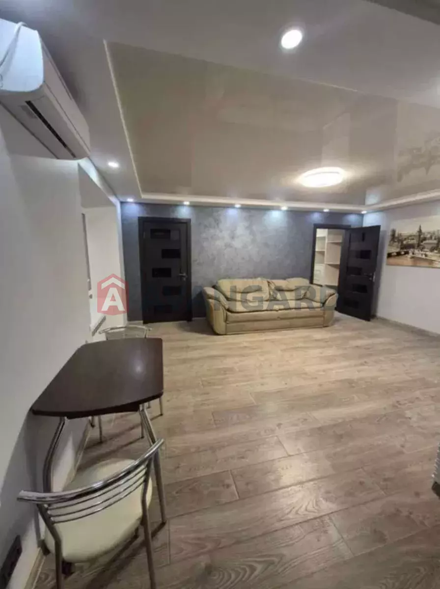 2 ��. ��������, 43/-/9 ��. �., 5/5 ������ ���� 7