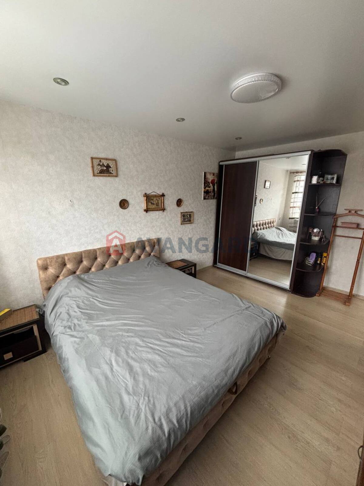 3 ����. ��������, 66/42/10 ��. �., 5/5 ���� ���� 11