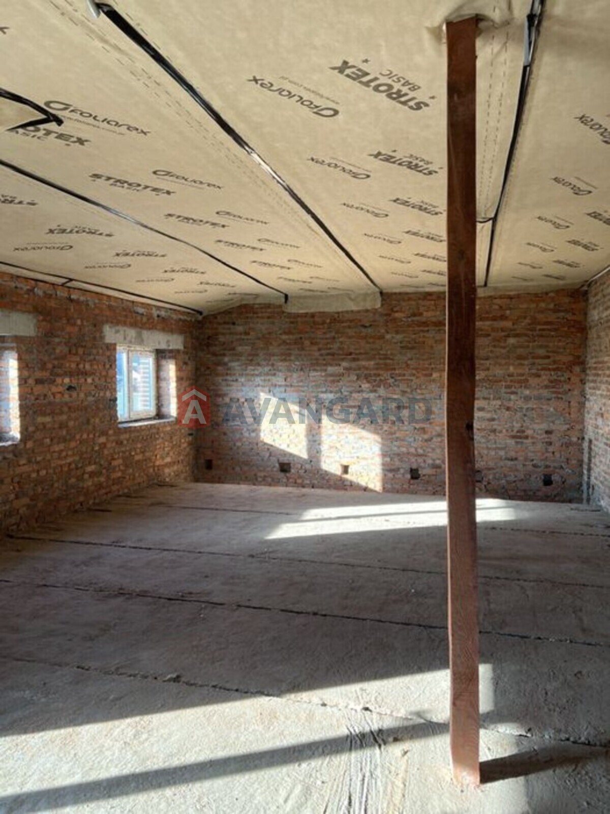 4 ��. ��������, 103/-/15 ��. �., 3/4 ������ ���� 8