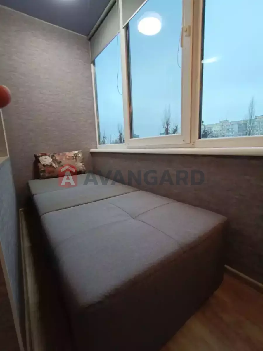 1 ��. ��������, 43/24/8 ��. �., 3/12 ������ ���� 6