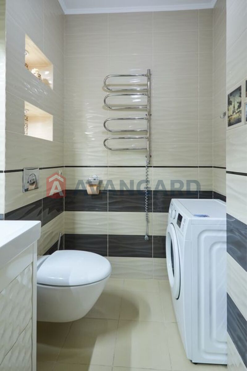 3 ��. ��������, 80/-/25 ��. �., 8/10 ������ ���� 18