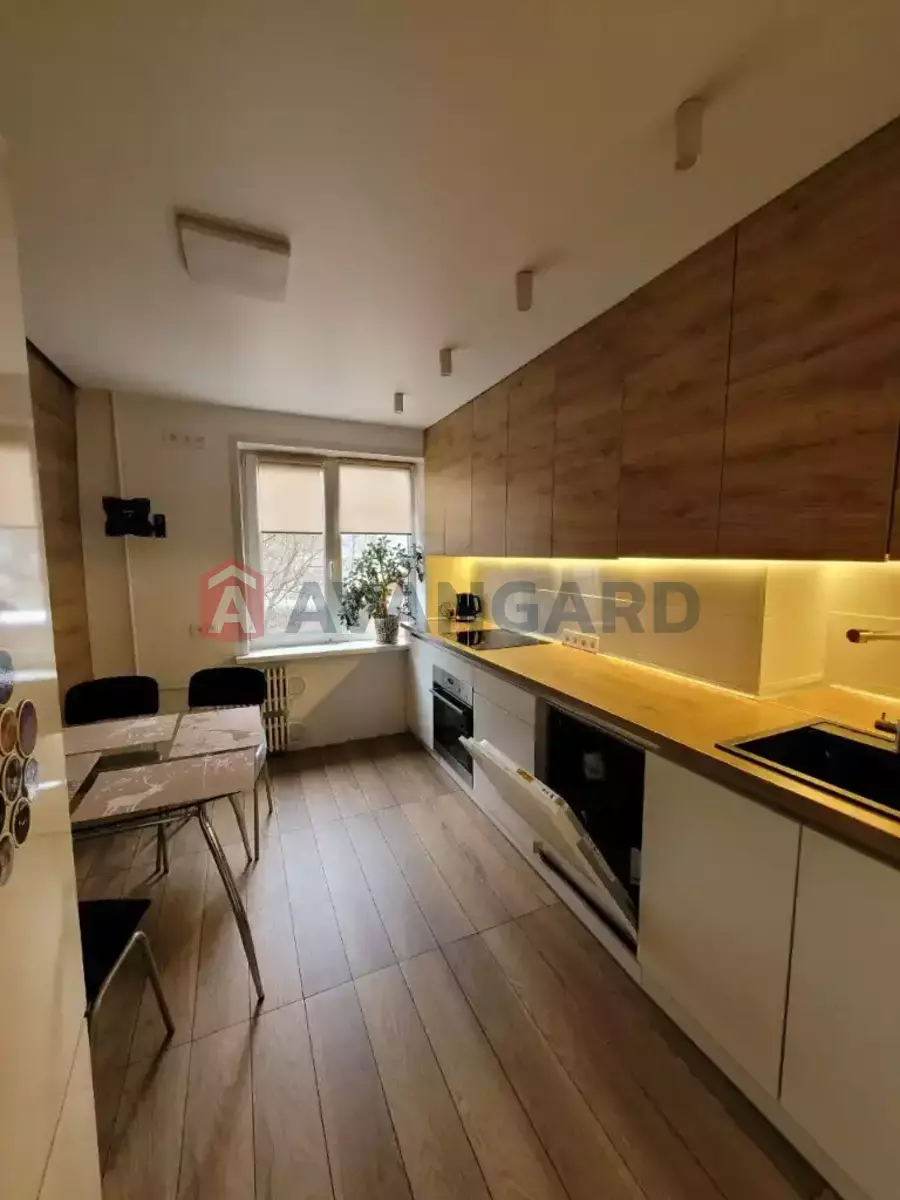 3 ����. ��������, 70/42/10 ��. �., 4/12 ���� ���� 5