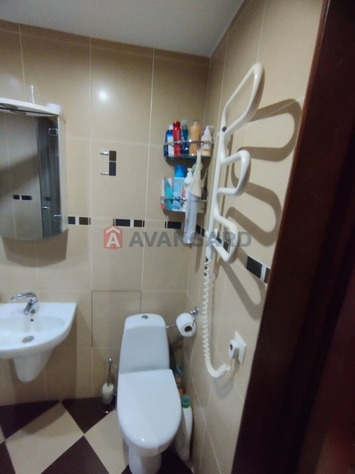 2 ����. ��������, 46/28/7 ��. �., 3/5 ���� ���� 14