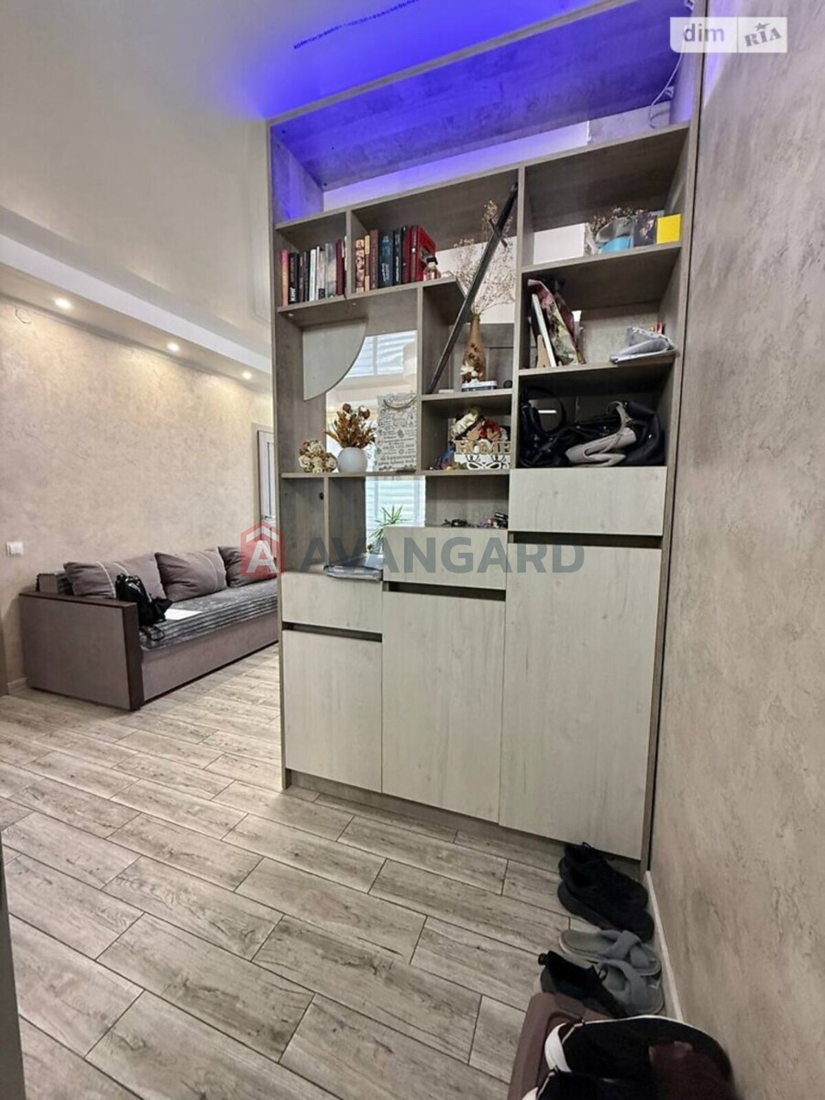 1 ��. ��������, 58/-/- ��. �., 7/10 ������ ���� 6