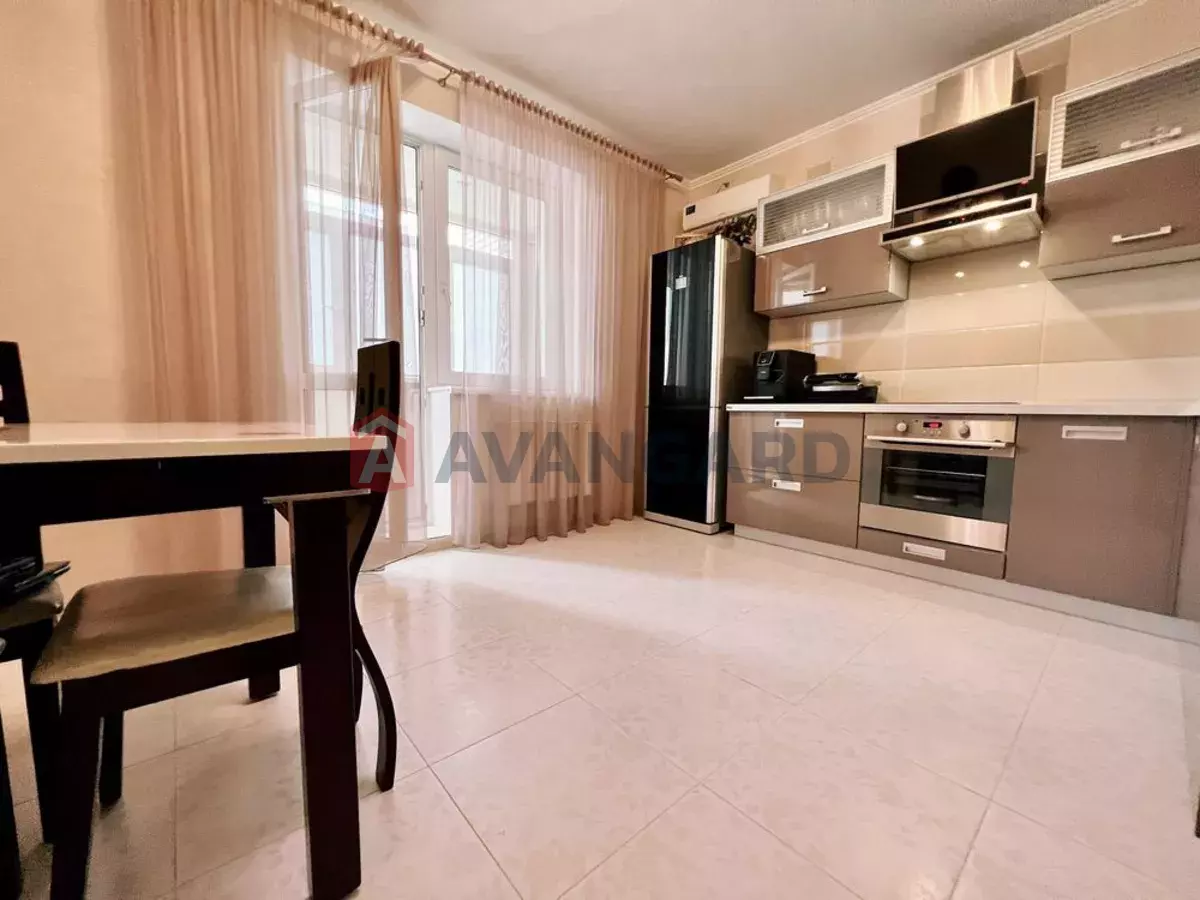 2 ��. ��������, 80/-/15 ��. �., 14/16 ������ ���� 7