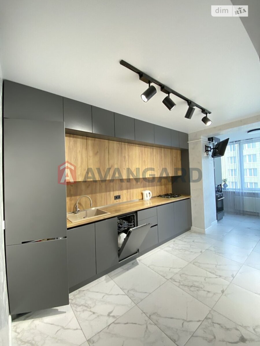 2 ��. ��������, 66/33/18 ��. �., 6/10 ������ ���� 6