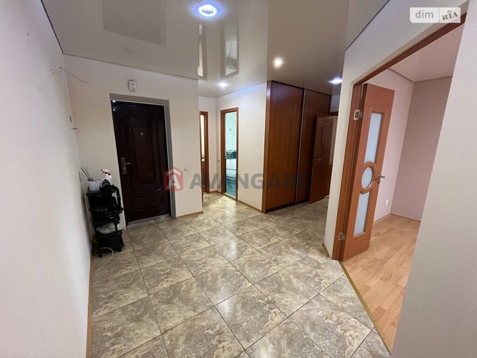 3 ��. ��������, 95/50/11 ��. �., 4/6 ������ ���� 3