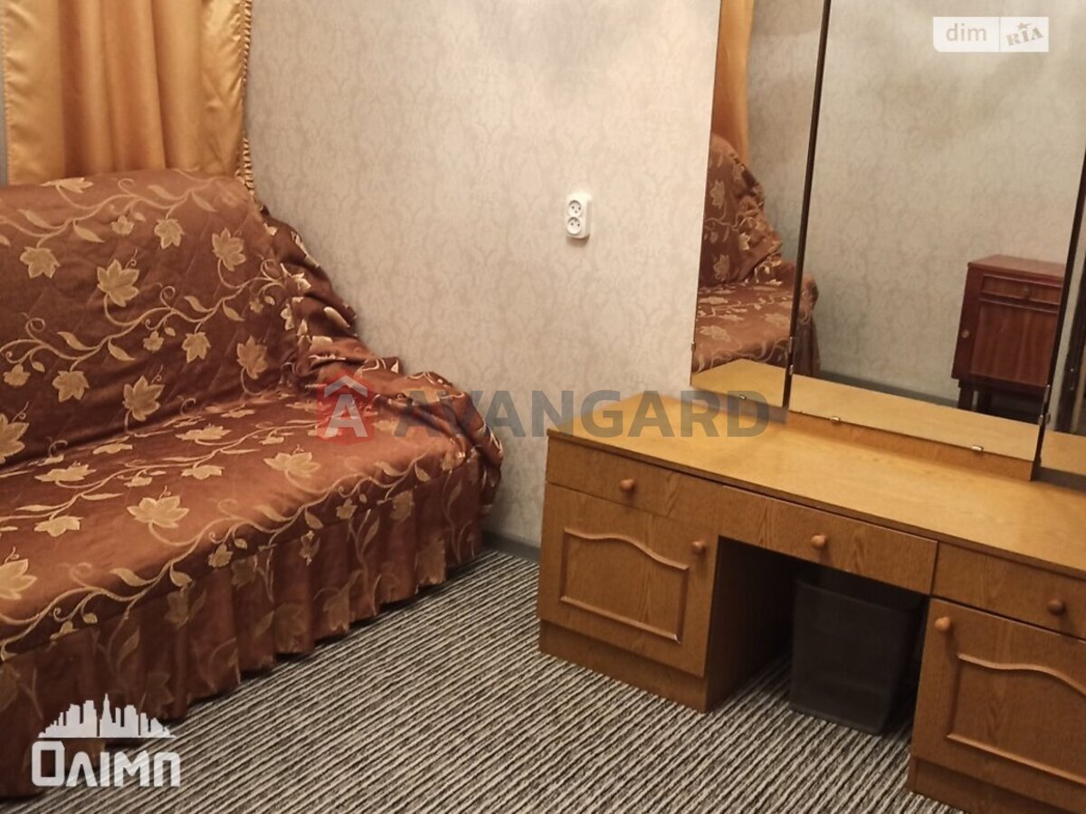 2 ��. ��������, 35/23/7 ��. �., 1/2 ������ ���� 18