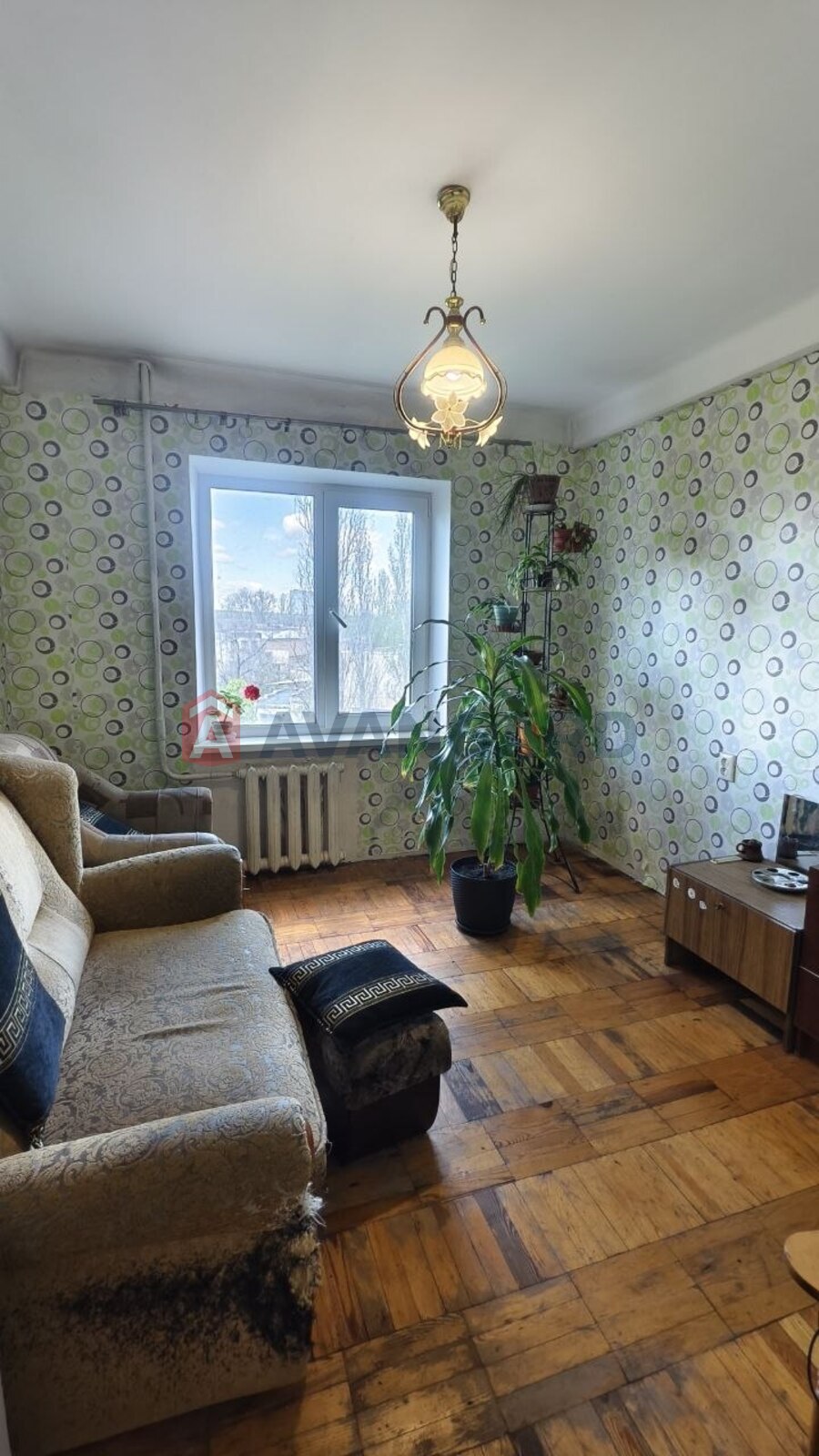 3 ����. ��������, 68/45/12 ��. �., 5/9 ���� ���� 8