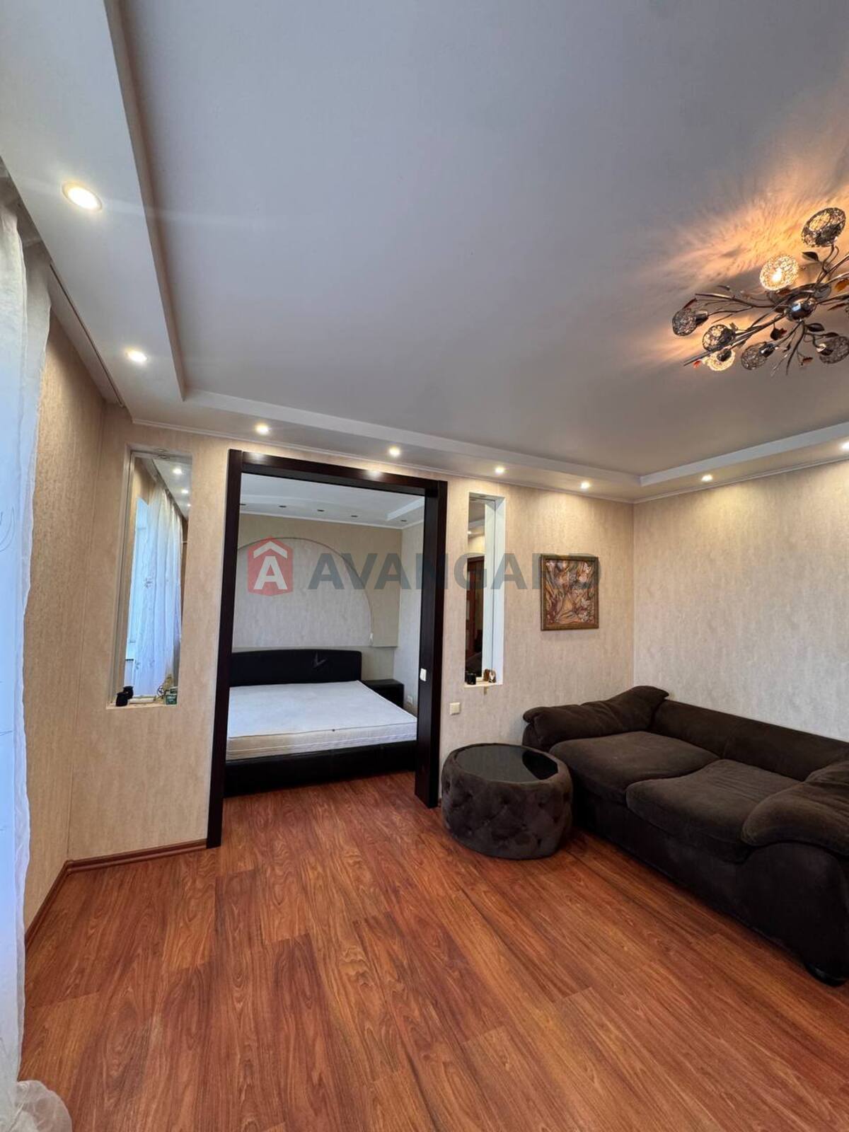 3 ��. ��������, 65/-/10 ��. �., 9/9 ������ ���� 7