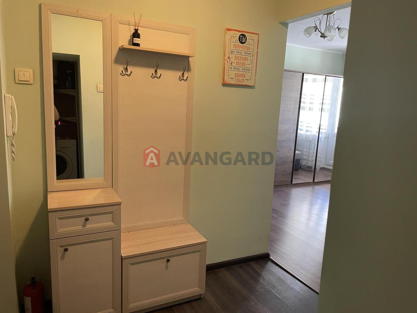 1 ��. ��������, 37/18/6 ��. �., 4/9 ������ ���� 20