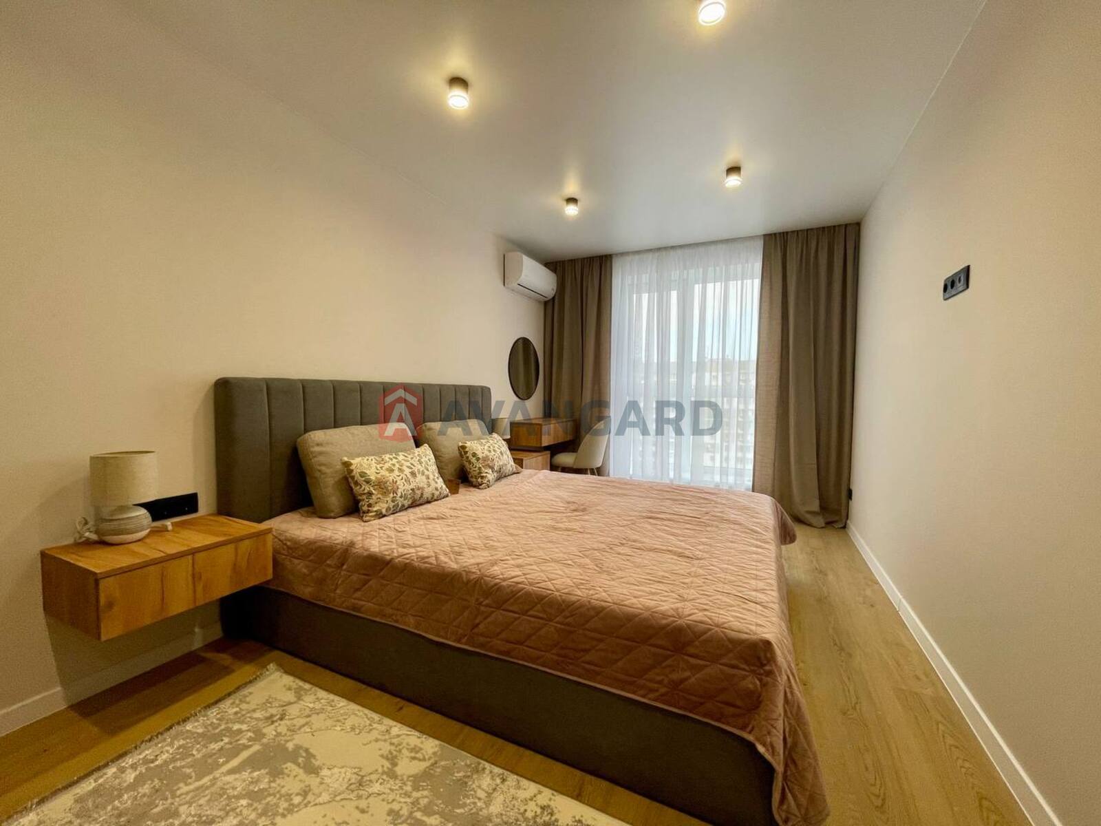 1 ��. ��������, 41/16/20 ��. �., 9/10 ������ ���� 12