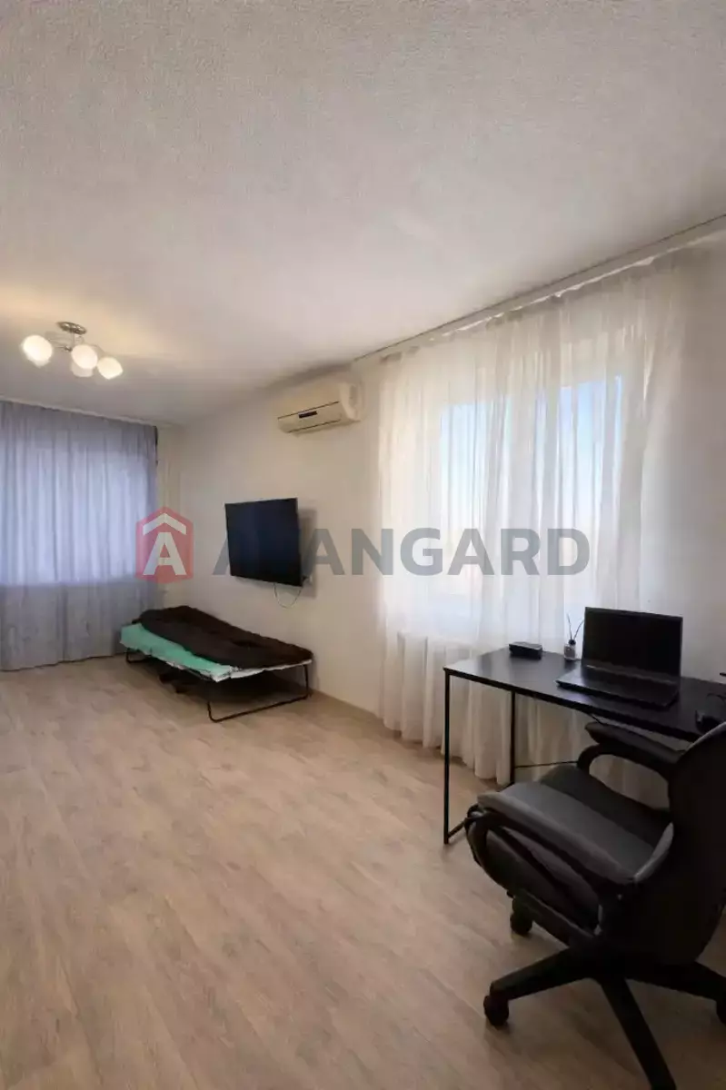 3 ��. ��������, 57/-/9 ��. �., 8/9 ������ ���� 7