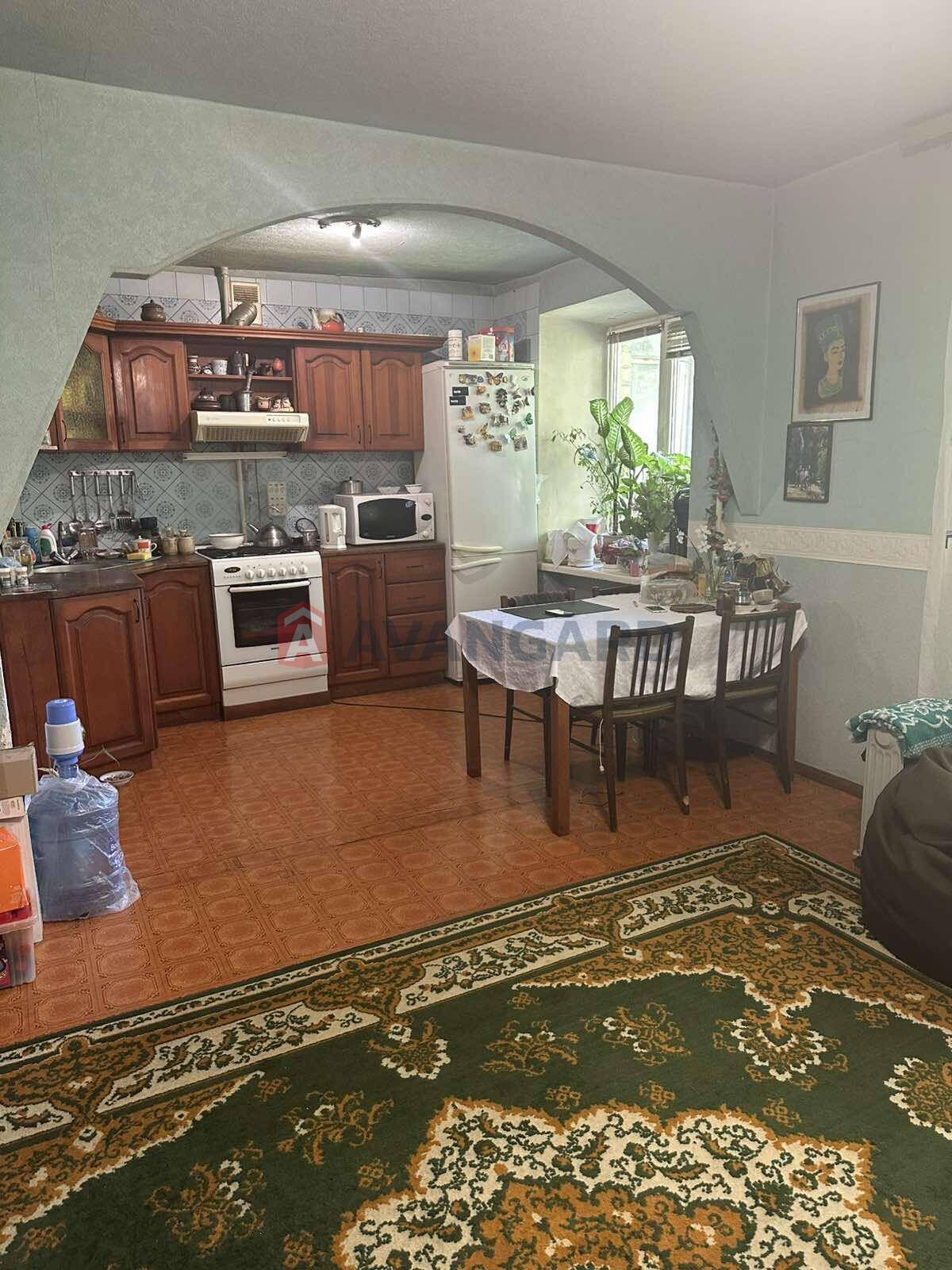 2 ����. ��������, 70/-/25 ��. �., 2/9 ���� ���� 8