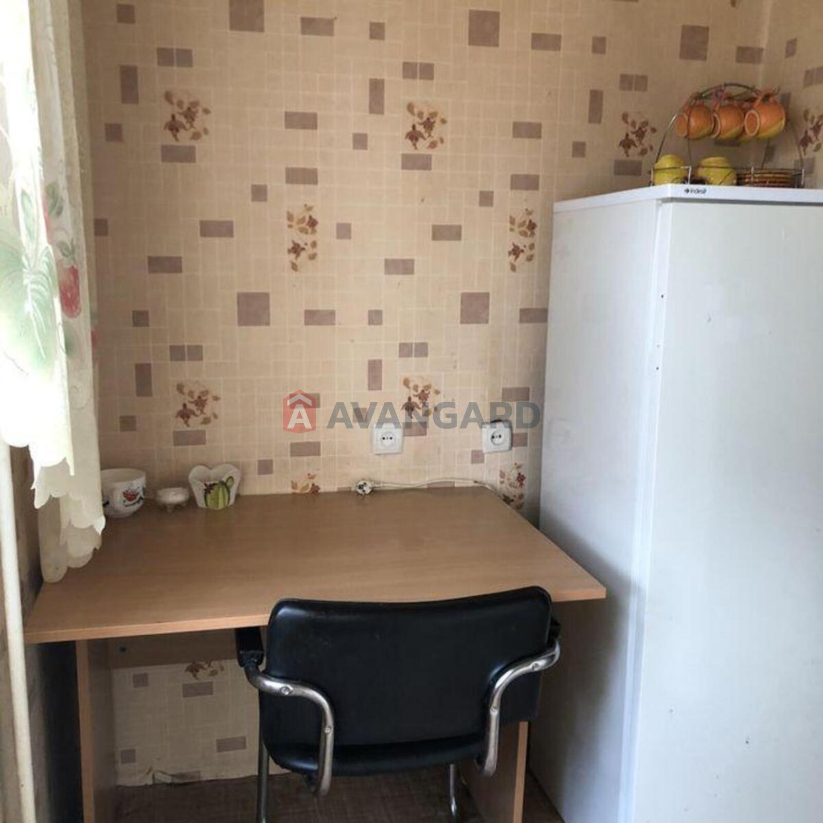 1 ��. ��������, 27/-/5 ��. �., 6/9 ������ ���� 4