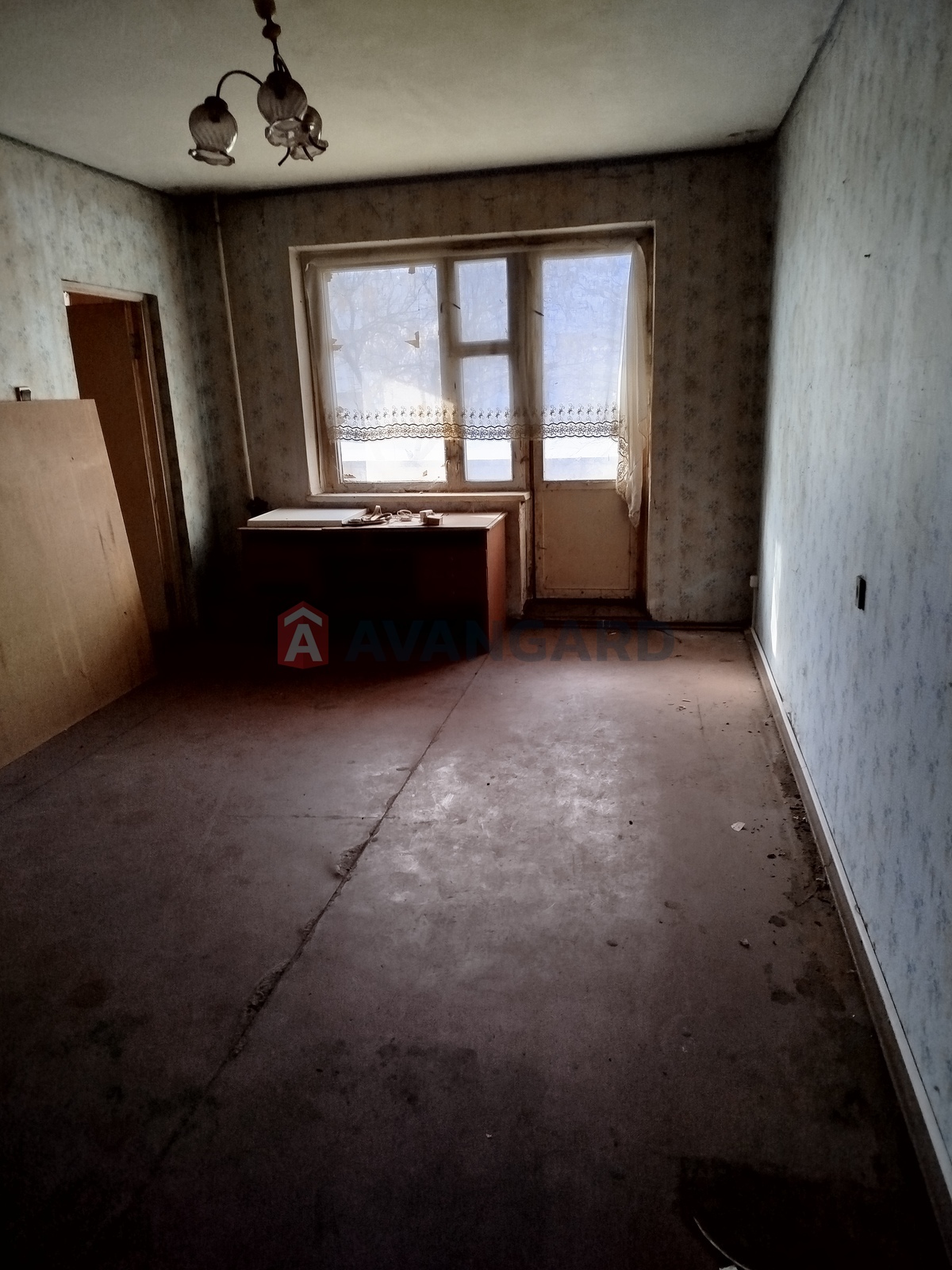 5 ��. ��������, 103/55/7 ��. �., 1/10 ������ ���� 4