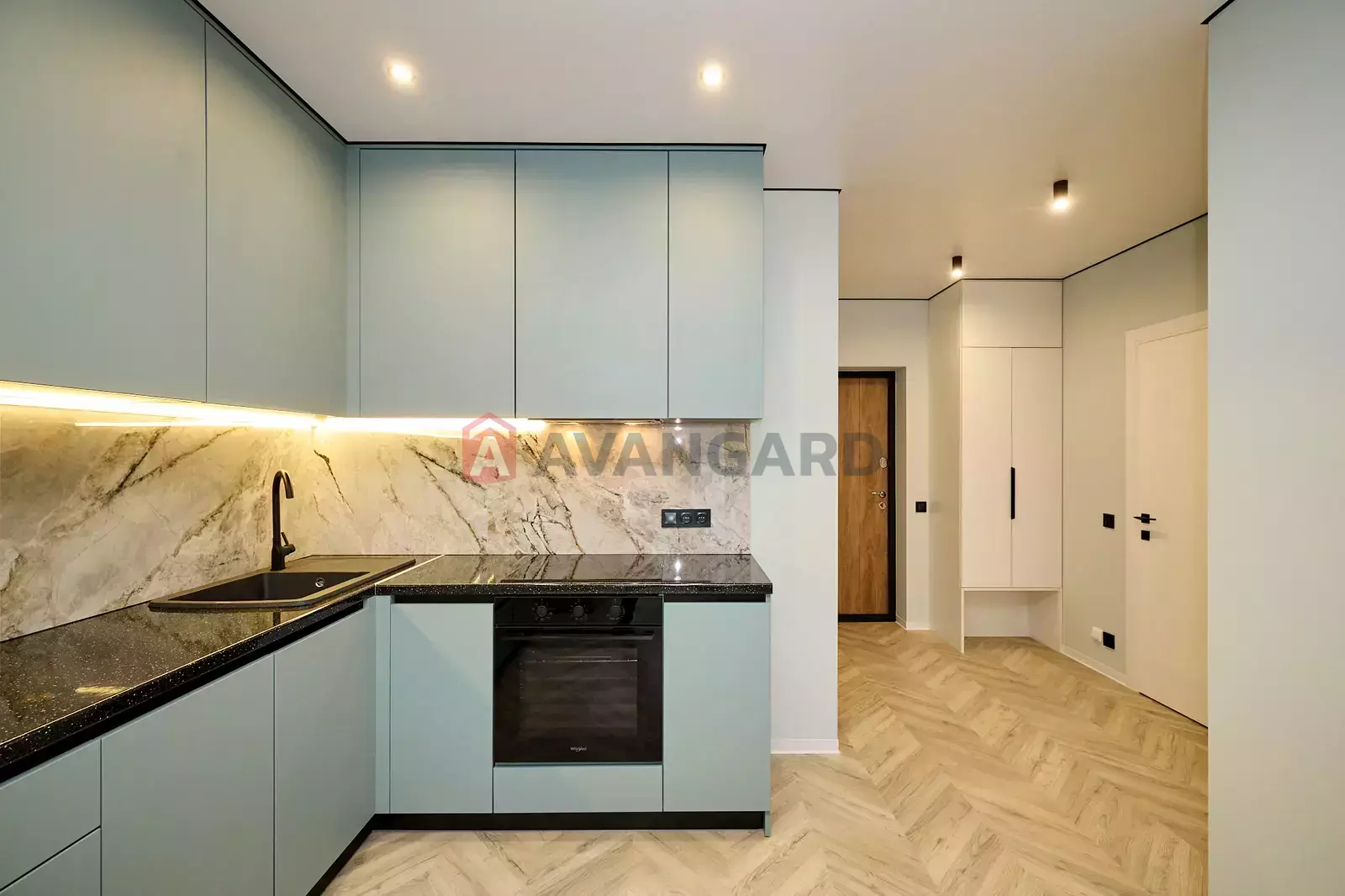 1 ��. ��������, 43/-/18 ��. �., 20/23 ������ ���� 9