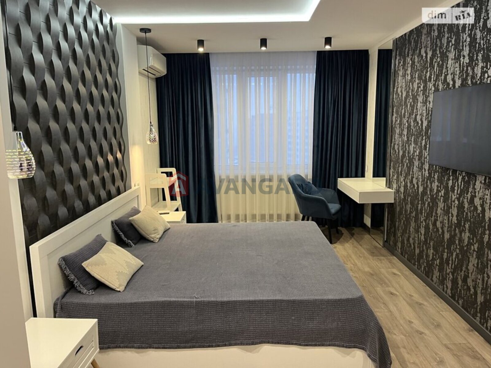 3 ��. ��������, 97/-/- ��. �., 8/10 ������ ���� 19