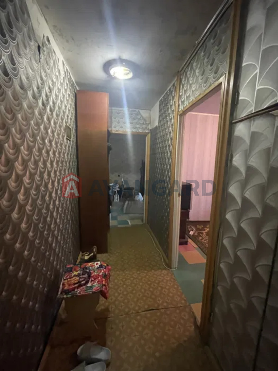 3 ��. ��������, 68/-/12 ��. �., 4/9 ������ ���� 15