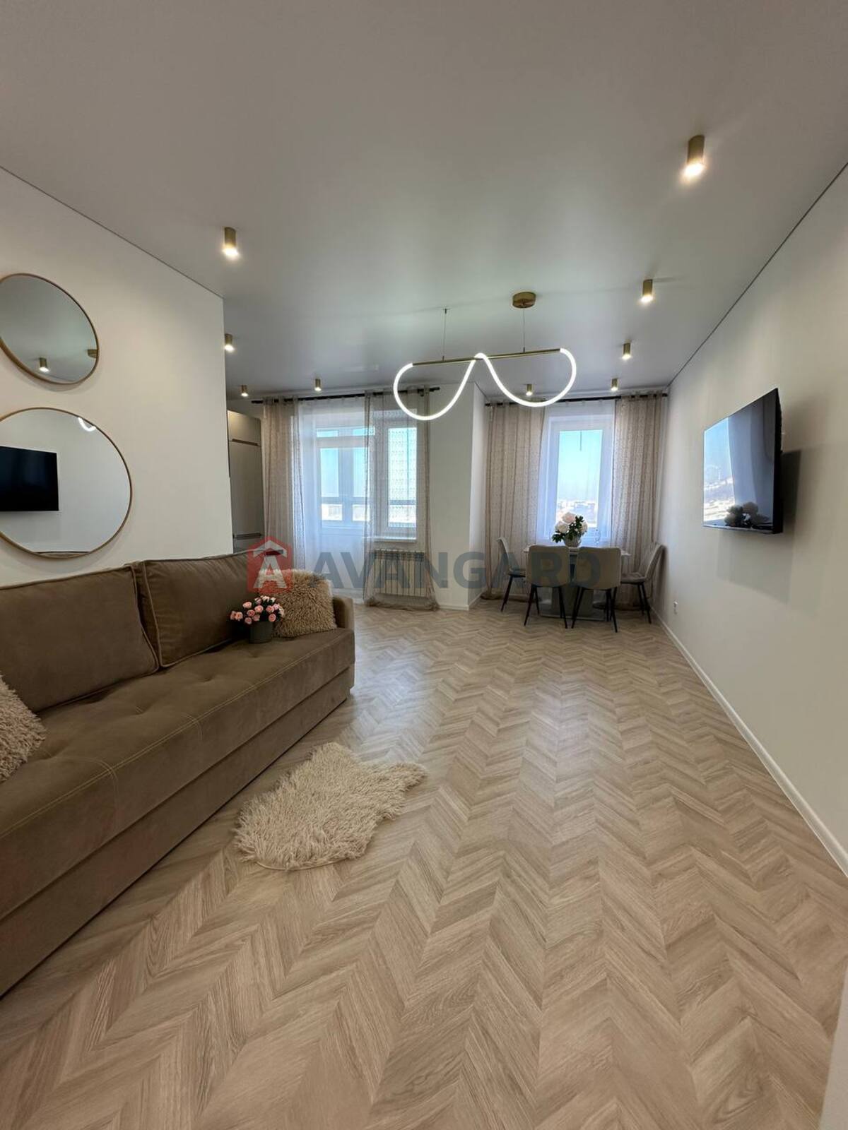 2 ��. ��������, 70/29/23 ��. �., 7/8 ������ ���� 14