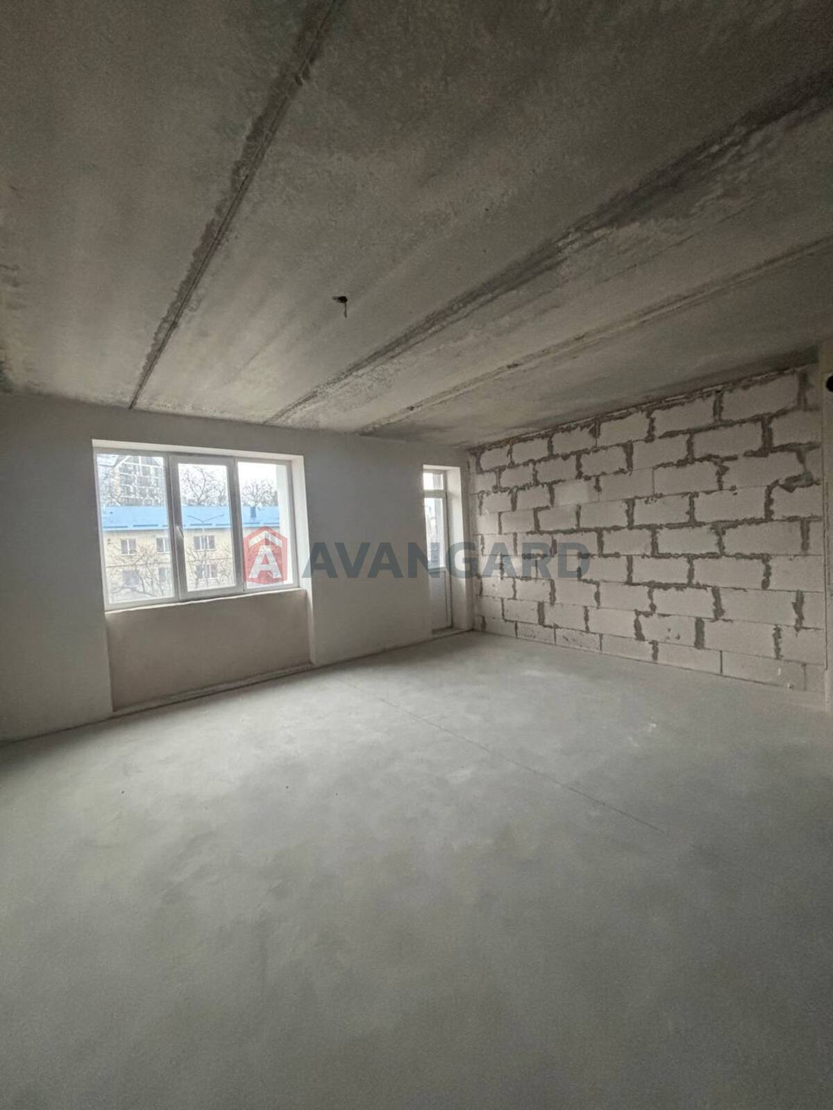 1 ��. ��������, 38,8/27,4/11,4 ��. �., 8/9 ������ ���� 8