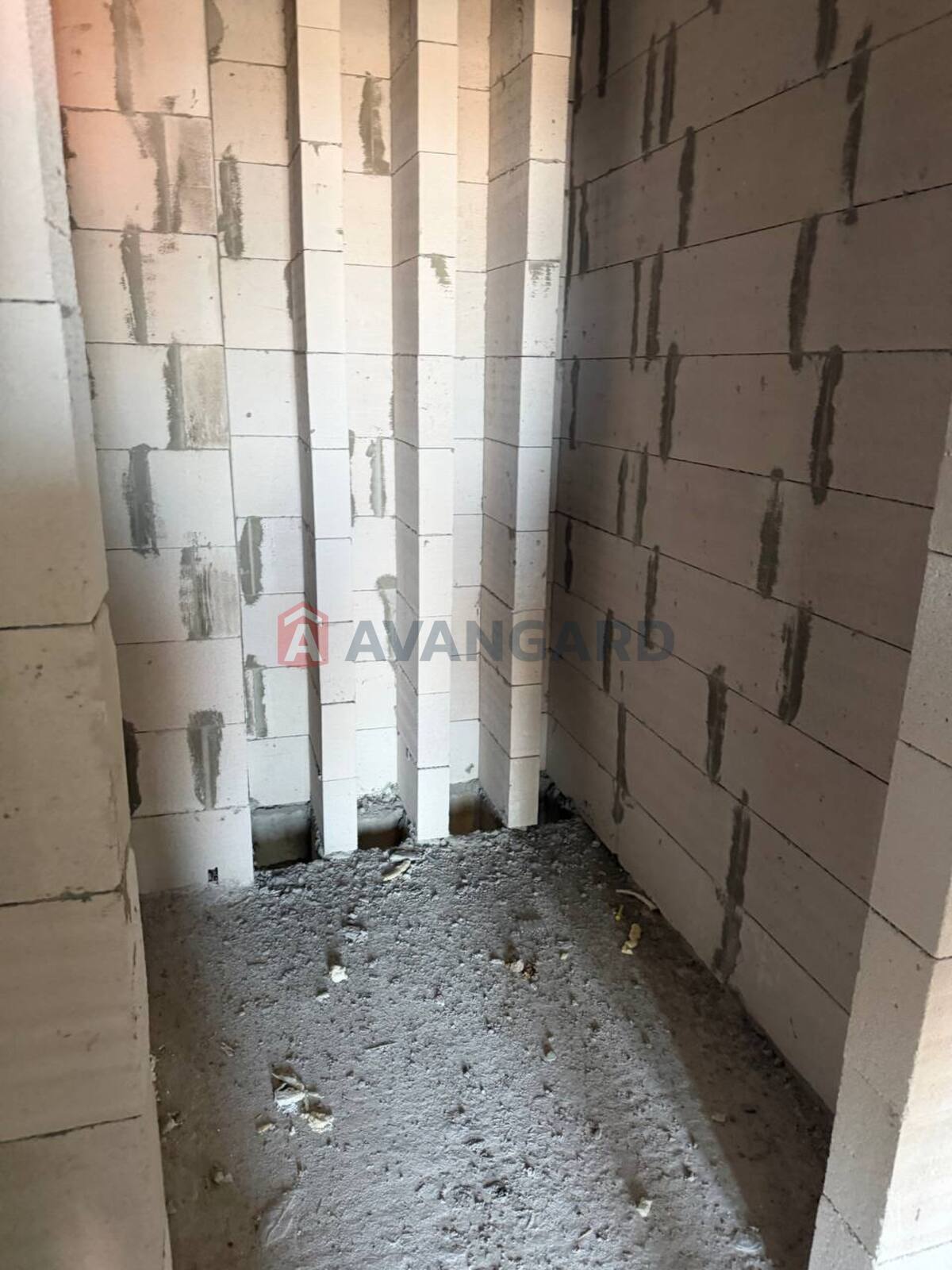 2 ��. ��������, 79,83/33,05/24,59 ��. �., 4/9 ������ ���� 8