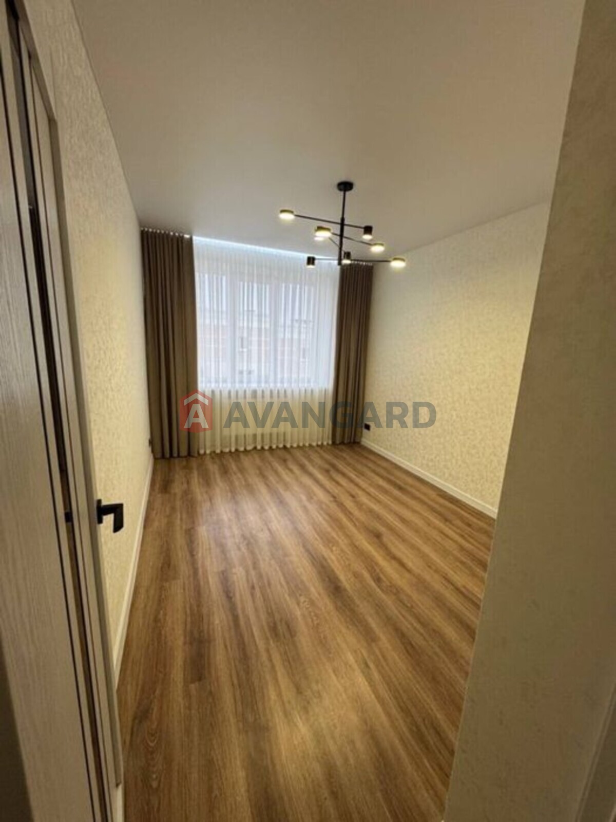 2 ����. ��������, 67/-/17 ��. �., 10/10 ���� ���� 4