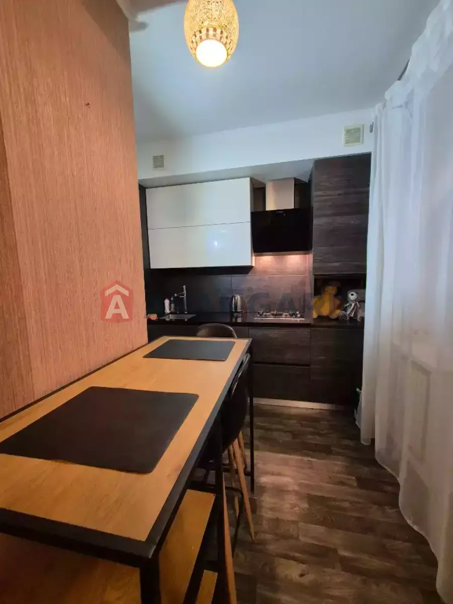 1 ����. ��������, 40/25/18 ��. �., 6/9 ���� ���� 10