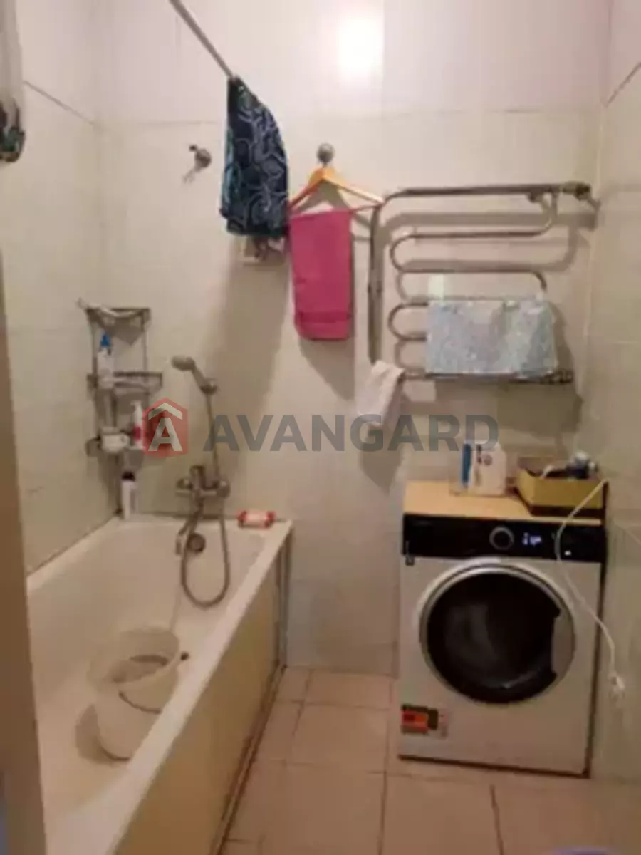 5 ��. ��������, 100/-/- ��. �., 2/3 ������ ���� 5