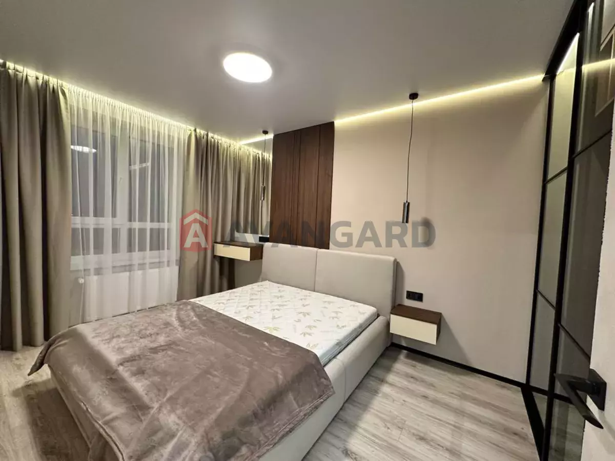 2 ����. ��������, 45/-/17 ��. �., 8/10 ���� ���� 9