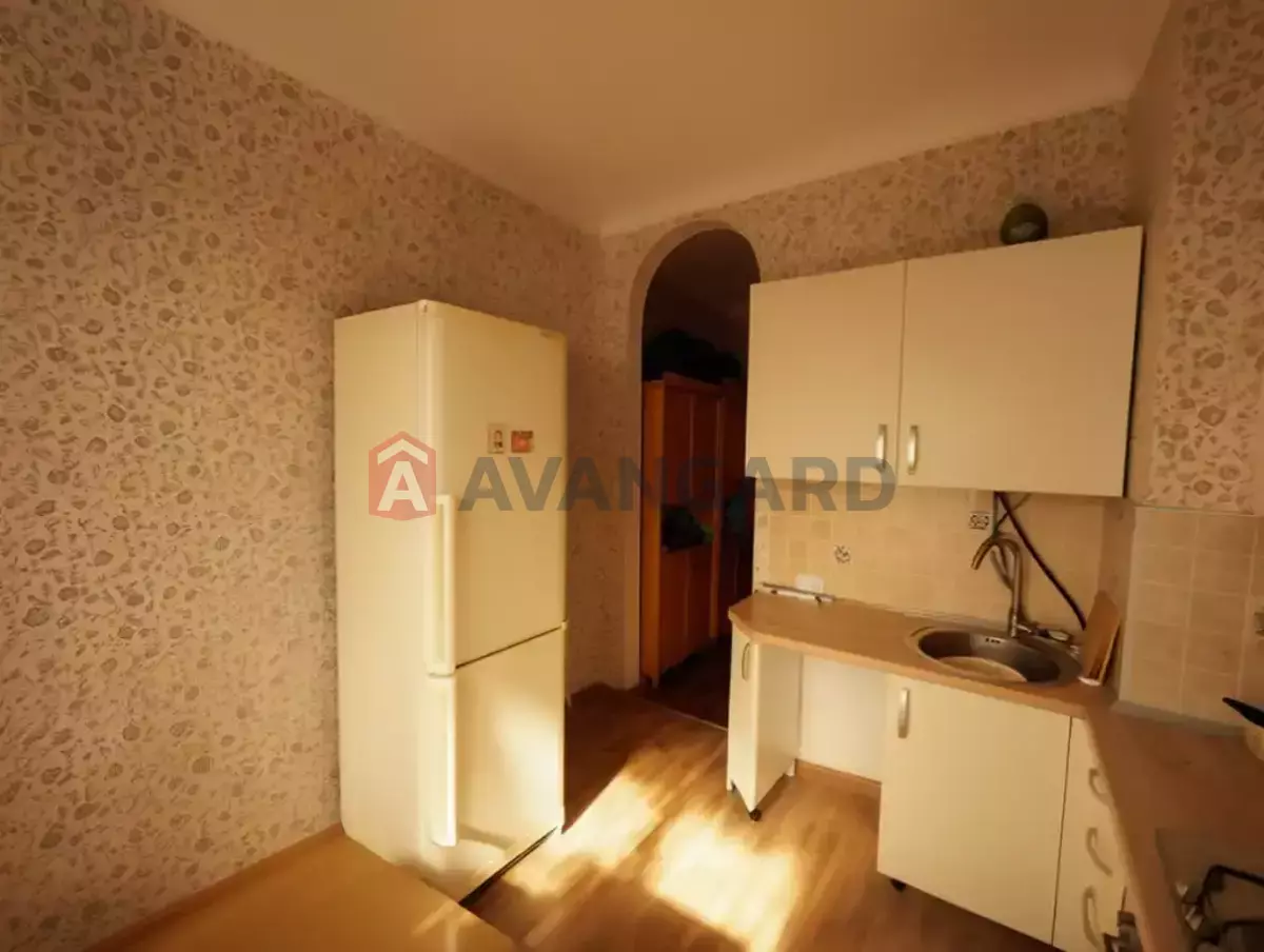 3 ��. ��������, 72/48/8 ��. �., 3/5 ������ ���� 2