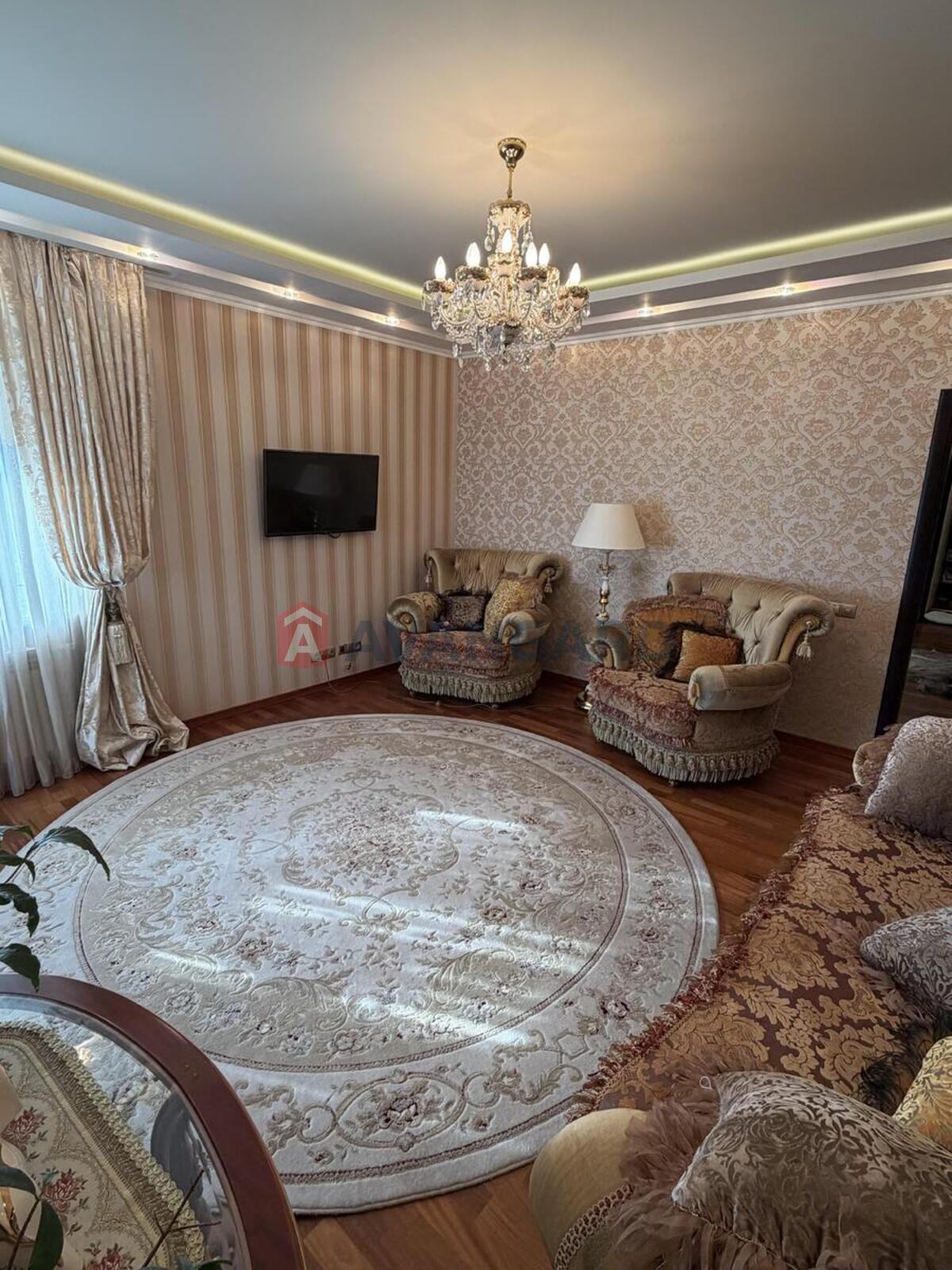 2 ��. ��������, 85/42/17 ��. �., 14/23 ������ ���� 9