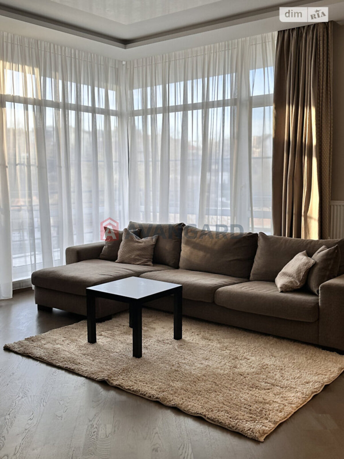 2 ��. ��������, 82/60/15 ��. �., 2/7 ������ ���� 12