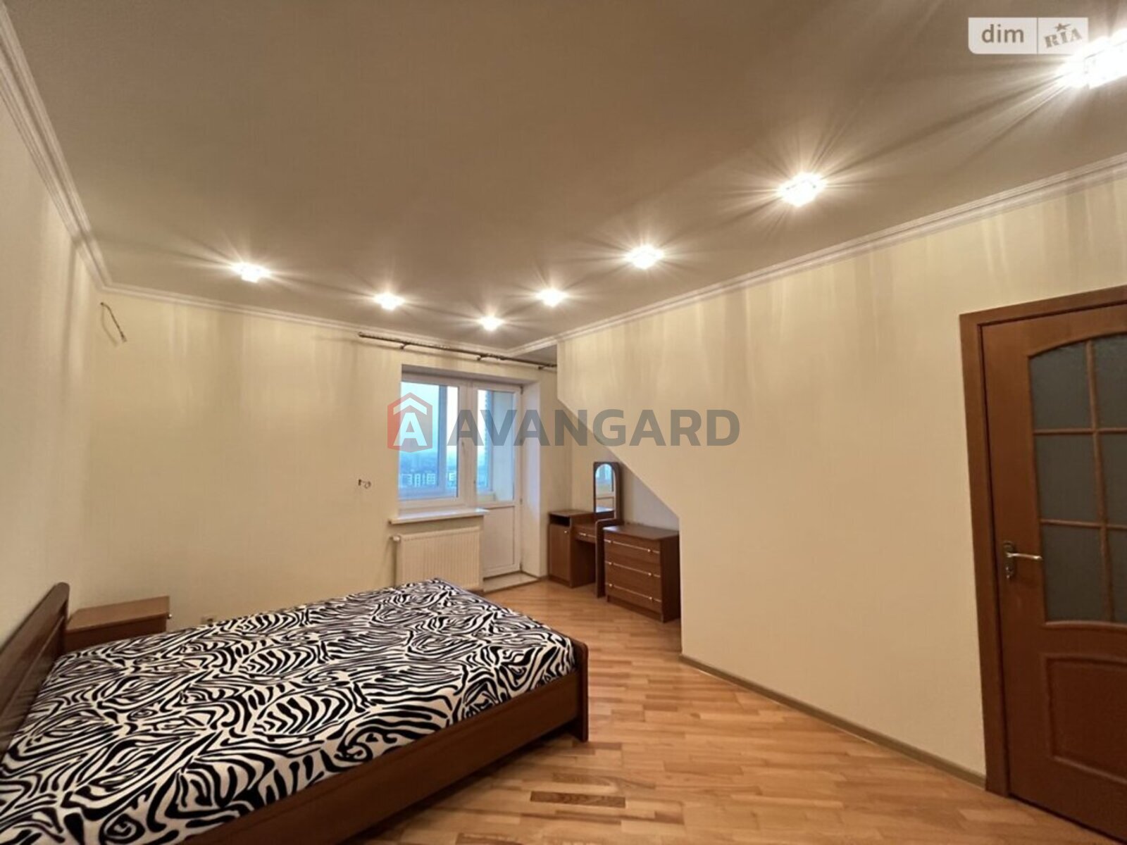 1 ��. ��������, 178/55/10 ��. �., 9/10 ������ ���� 6