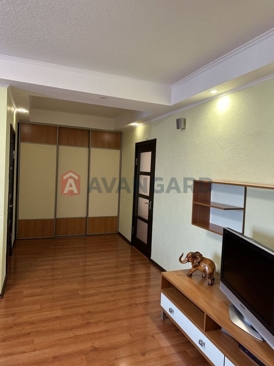 3 ��. ��������, 69/-/7 ��. �., 9/9 ������ ���� 8