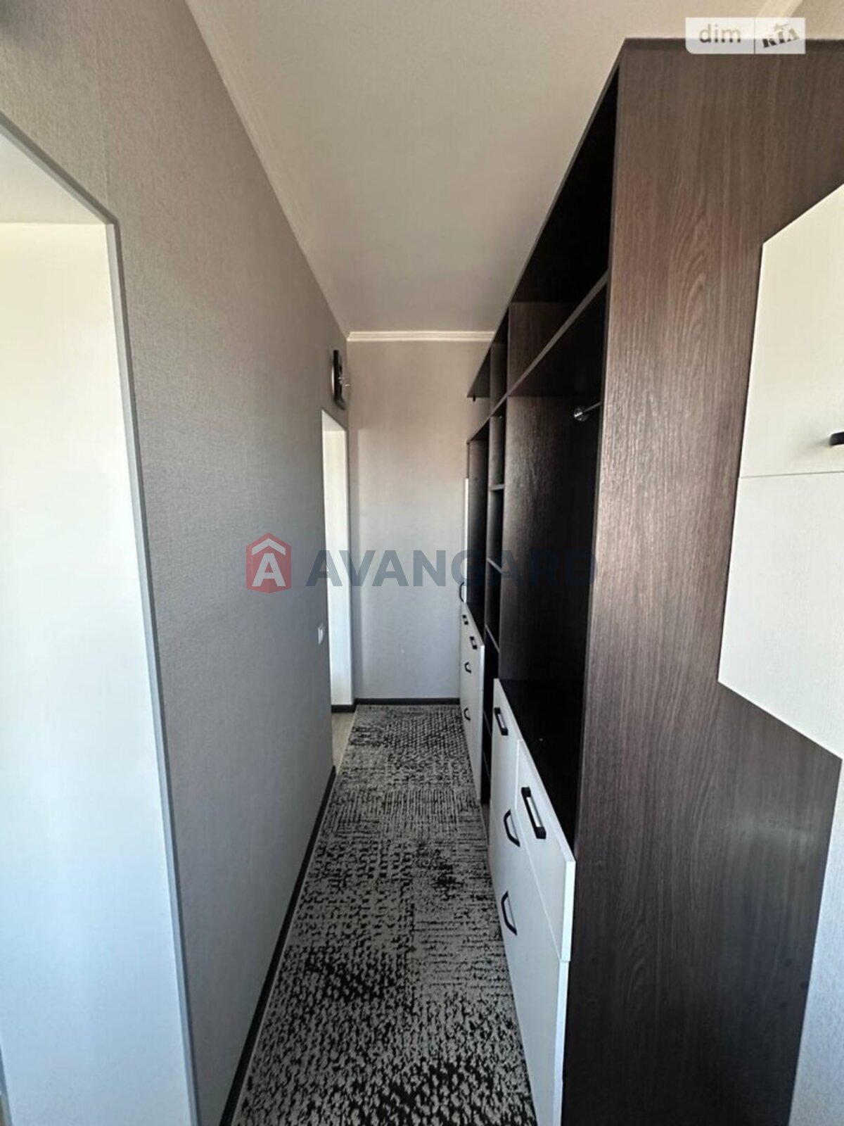 2 ��. ��������, 58/27/10 ��. �., 8/9 ������ ���� 17