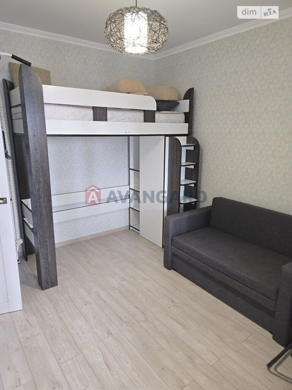 1 ��. ��������, 42/-/14 ��. �., 5/12 ������ ���� 7