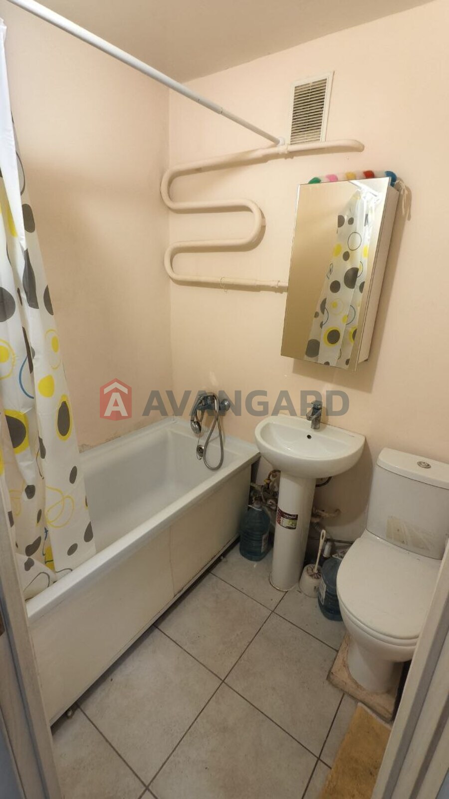 1 ����. ��������, 32/17/6 ��. �., 5/5 ���� ���� 8